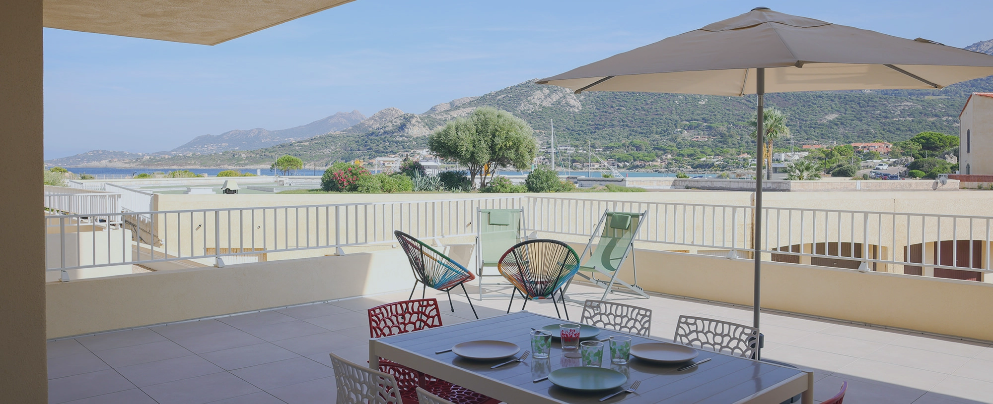 La terrasse avec vue sur mer